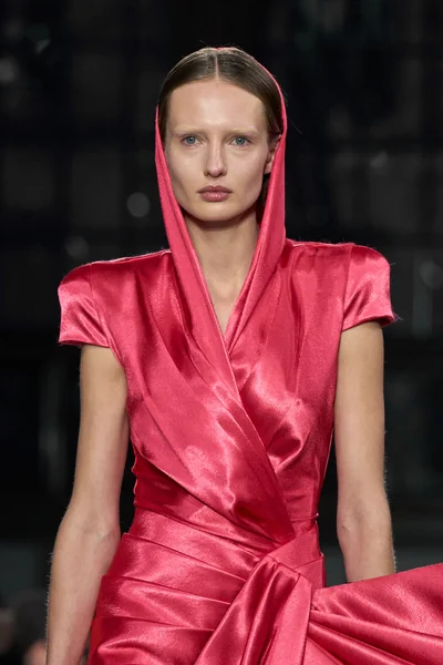 Look 80
